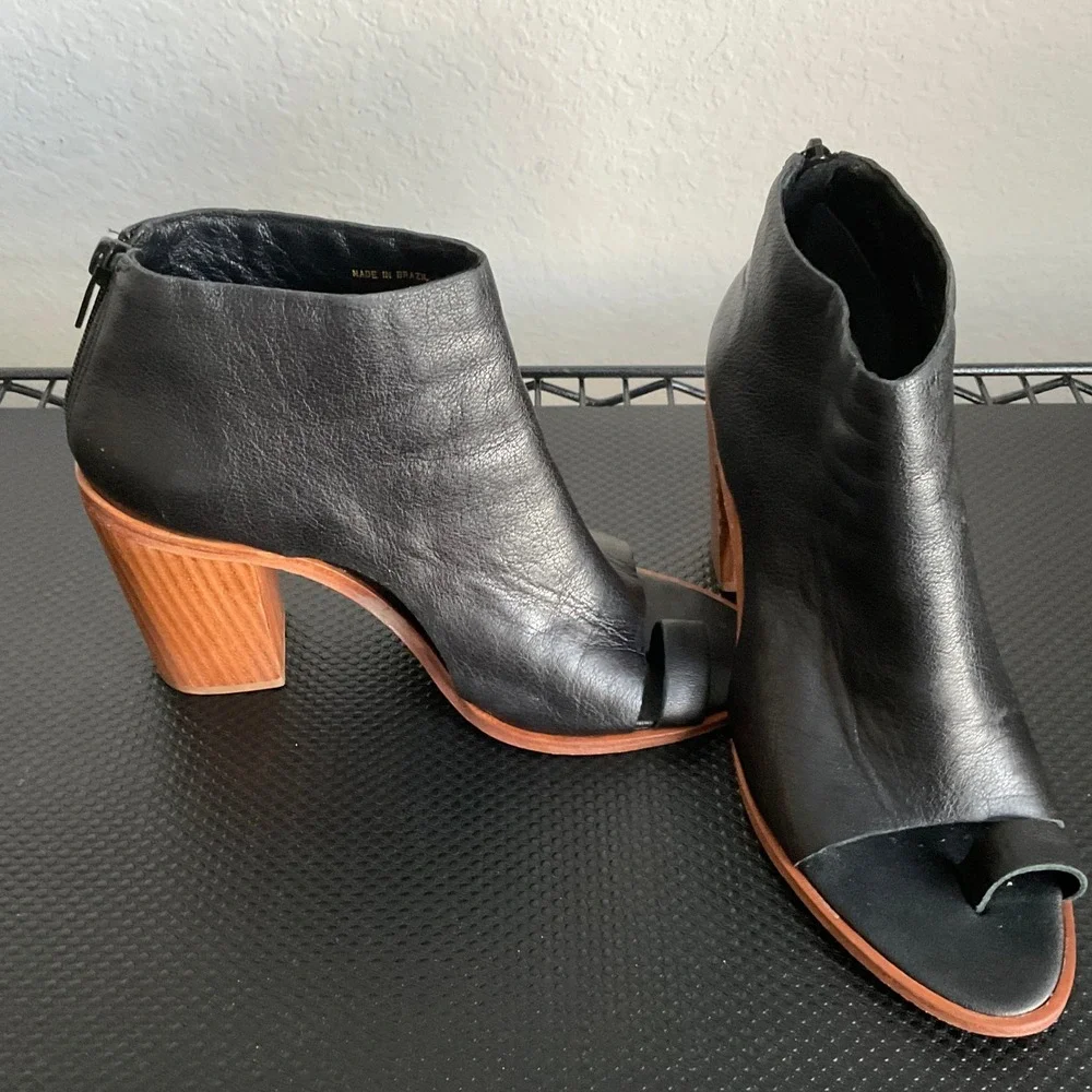 Loeffler Randall pre loved
